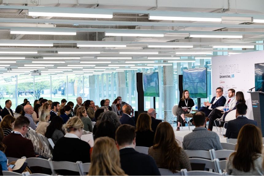 Illinois Tech's Vice President for Data Analytics Mike Gosz speaks on a panel about digital analytics.