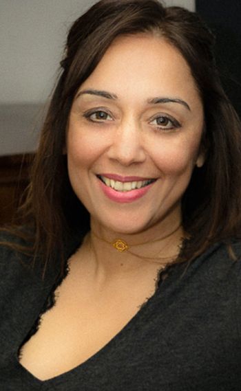 Mona Anahita Chawla '00